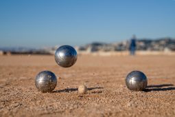 Pétanque , jeux de boule traditionnel français