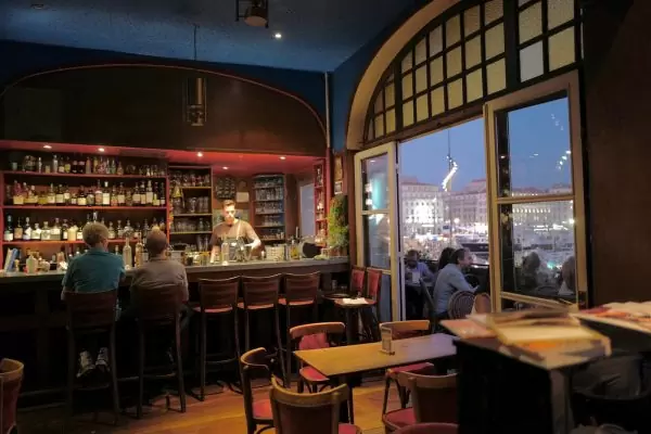 fotomaniak-shooting-hotel-bar-marseille-soir-caravelle