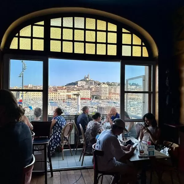 fotomaniak-shooting-hotel-bar-marseille-balcon-caravelle