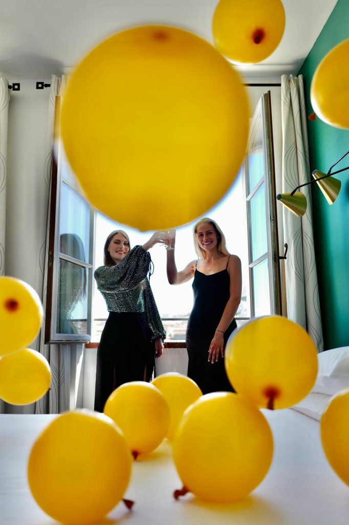 ballon chambre nouvel an - Hôtel écologique Belle-Vue vieux-port Marseille nouvel an Saint-Sylvestre dans la chambre de l'hôtel belle vue